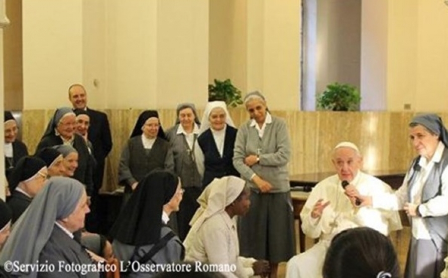 Las hermanas de Madre Teresa esperaban a un sacerdote para el retiro y en cambio llegó el Santo Padre