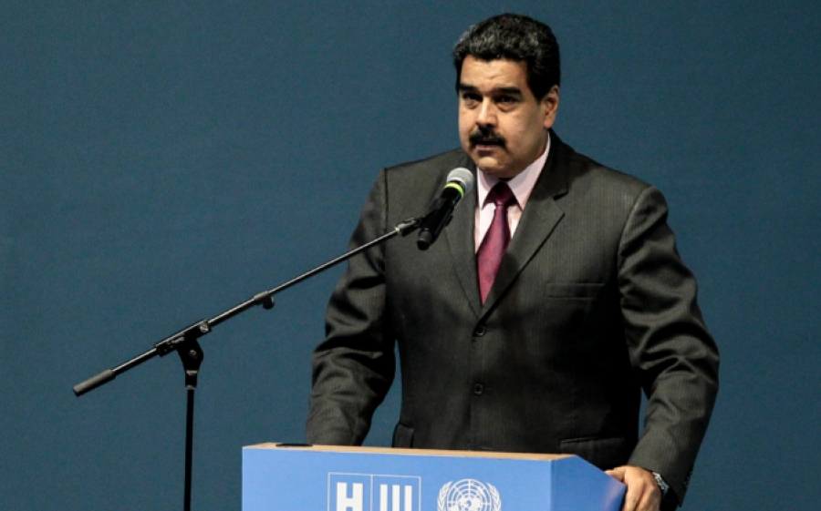 Francisco recibe al presidente Maduro aprovechando una escala técnica en Roma