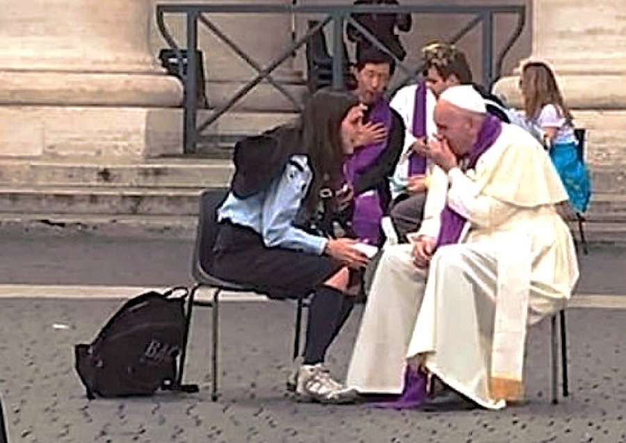 Una joven scout:&#039;Me confesé con el Papa, sencillo como en la parroquia&#039;