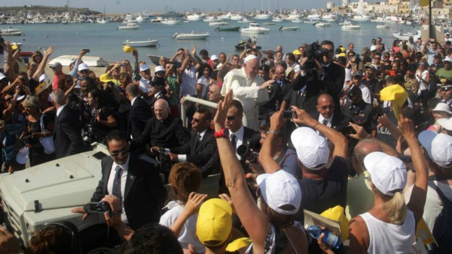 Una comunidad de misioneros para acoger a los miles de inmigrantes del Mediterráneo