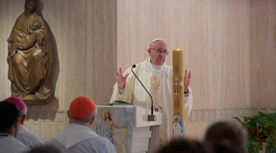 Francisco: Una Iglesia que no se alza para ponerse en camino, se enferma