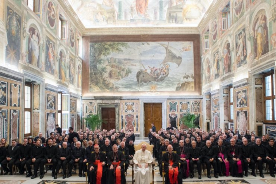 El Papa al Colegio Español en Roma: Huyan del carrerismo y sean discípulos de Jesús a tiempo completo