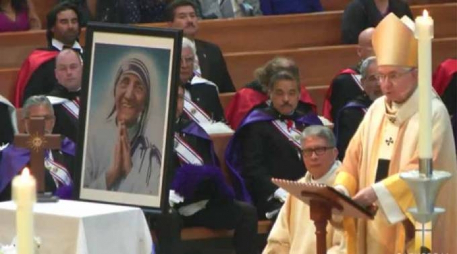 Monseñor Gómez: La Madre Teresa nos enseñó a ver el mundo con los ojos de Cristo