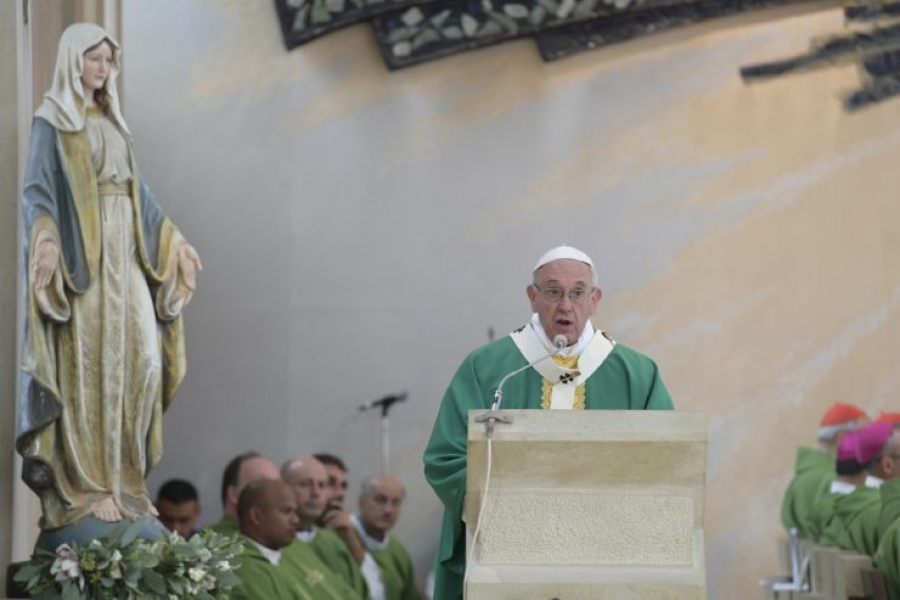 El Papa en Azerbaiyán: «La fe no es una fuerza mágica que baja del cielo»
