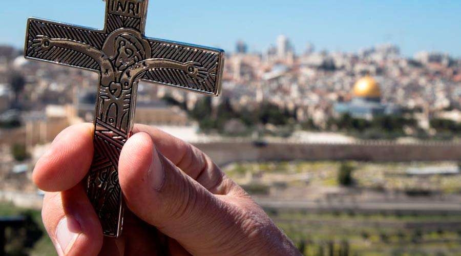 El Santo Padre lanza un mensaje a los cristianos de Tierra Santa y pide el fin de la violencia