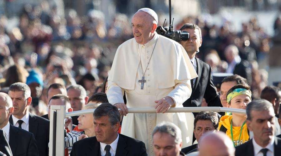 Papa Francisco: Cuando el hombre se entrega al egoísmo, su libertad se enferma