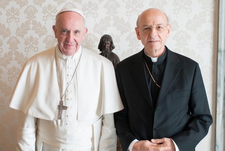 Francisco al prelado del Opus Dei: prioridad a las &#039;periferias&#039; profesionales y de la clase media