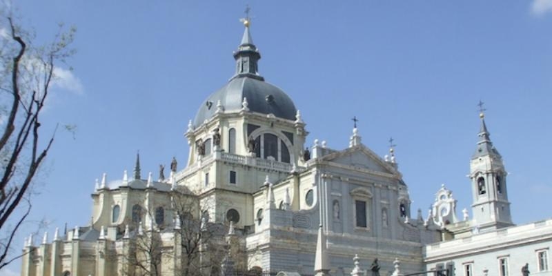 La catedral de la Almudena adopta el horario de verano desde el mes de julio