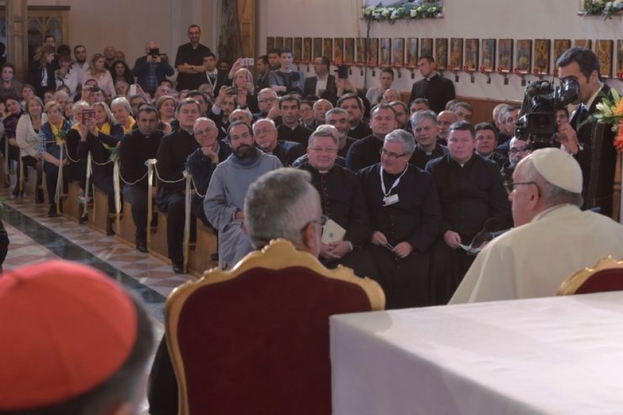El Santo Padre: «Hoy hay una guerra mundial para destruir el matrimonio»