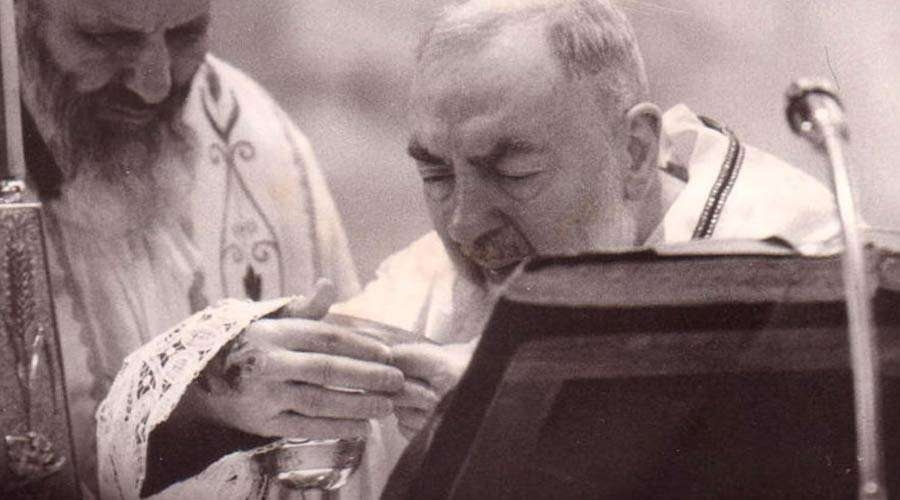 El Papa visitará la ciudad del Padre Pío en el centenario de sus estigmas