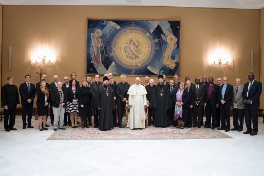 El Papa explica el ecumenismo de la sangre: &#039;Los terroristas no hacen diferencias entre los cristianos&#039;