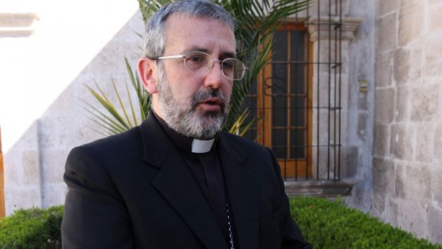 Arzobispo advierte de nuevo intento de legalizar aborto en Perú
