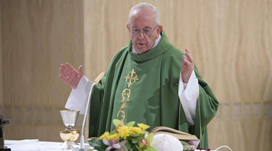El Papa invita a combatir contra el demonio porque «no existen cristianos tranquilos»