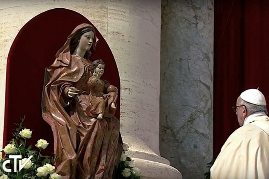 El Santo Padre en el Regina Coeli: ‘Renovar el empeño por un mundo desminado’