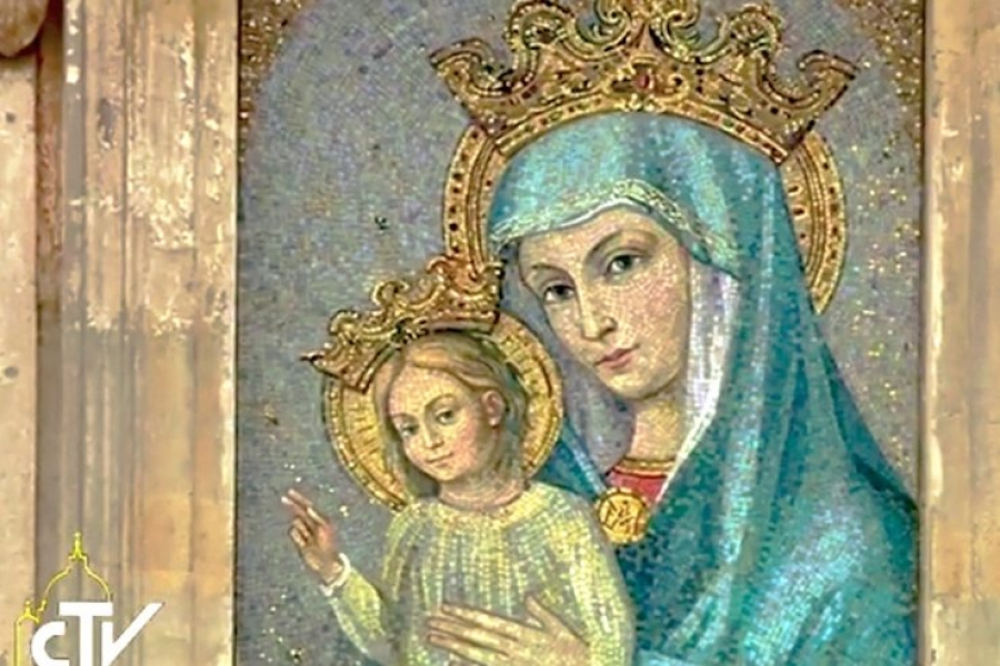 En el Día de la Madre el Papa Francisco las saluda y reza por ellas