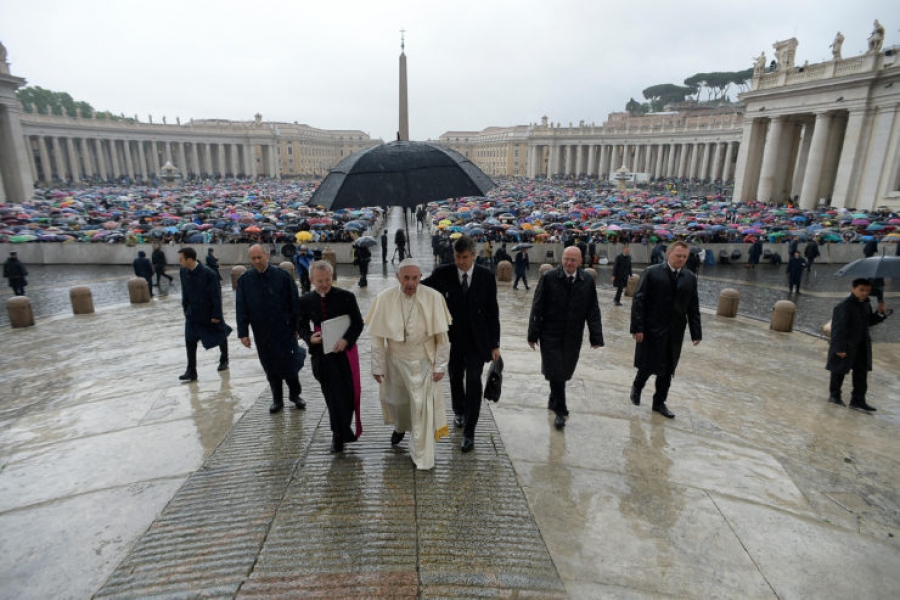 El Papa: &#039;No se puede sentir compasión por los animales e indiferencia por el prójimo&#039;