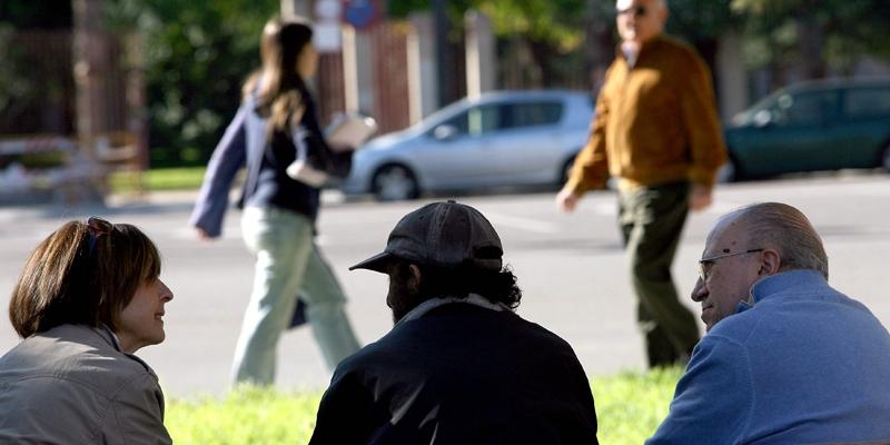 La Iglesia dialoga con el mundo, sirve a la humanidad y a los más pobres