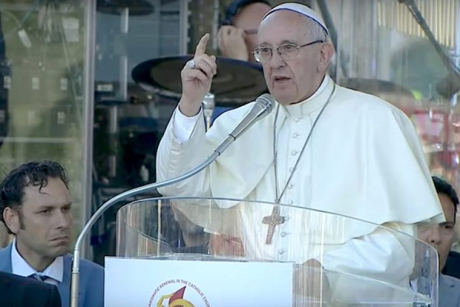 El Santo Padre en la vigilia de Pentecostés: «Estamos como en un cenáculo a cielo abierto»
