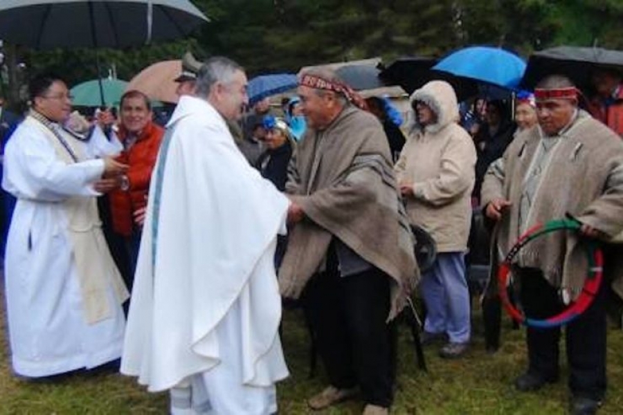 Incendian otra iglesia en Chile, cerca de donde irá el papa Francisco