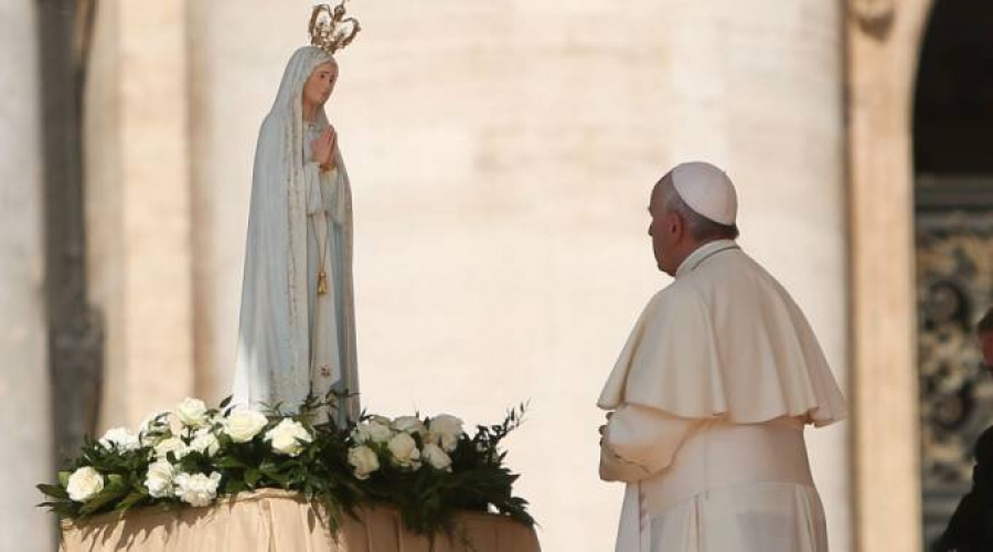 El Papa Francisco ofrecerá la tercera rosa de oro a la Virgen de Fátima