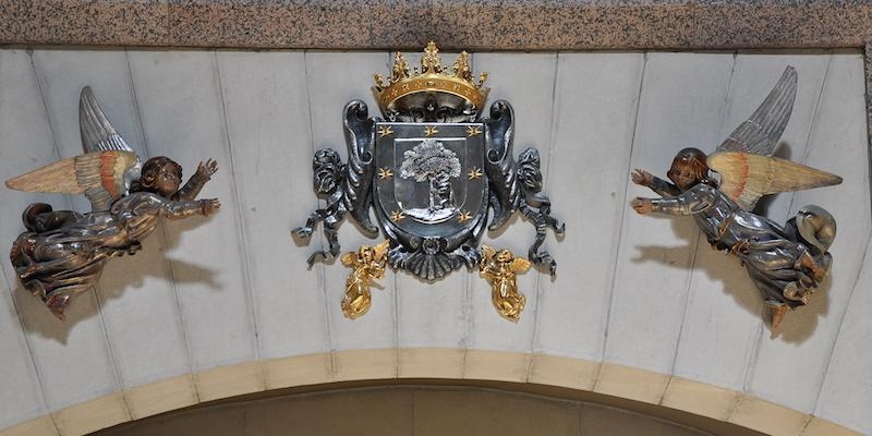 Manuel Carrera es el autor del escudo de Madrid en la catedral de la Almudena